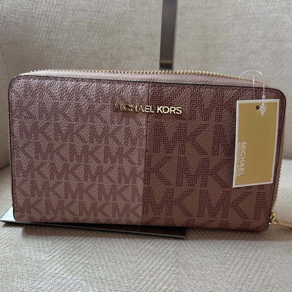 Michael Kors Pink on Pink Logo Wallet - Picture 2 of 7